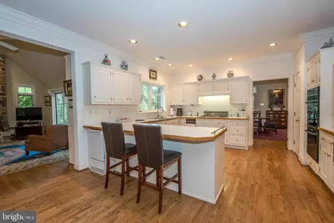 Kitchen - 1229 Denbigh Ln, Wayne, PA 19087 photo 2 of 6