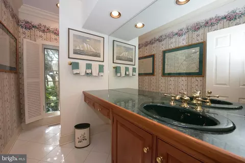 Bath - 1229 Denbigh Ln, Wayne, PA 19087 photo 1 of 7