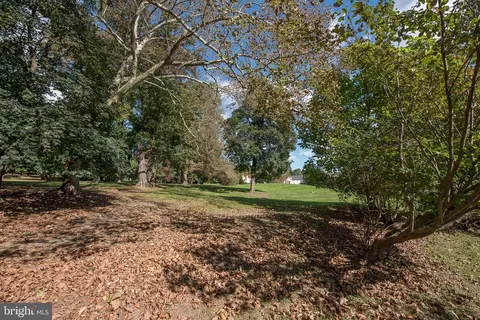 Exterior - 1229 Denbigh Ln, Wayne, PA 19087 photo 14 of 15