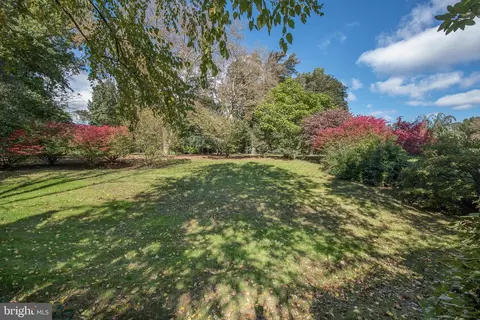 Exterior - 1229 Denbigh Ln, Wayne, PA 19087 photo 12 of 15