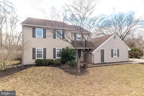 4 Vera Ln, Conshohocken, PA 19428