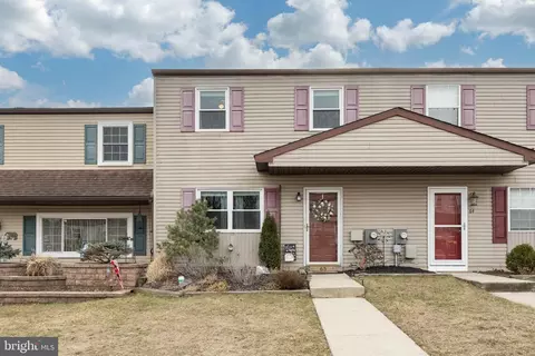 65 Pennypacker Dr, Schwenksville, PA 19473