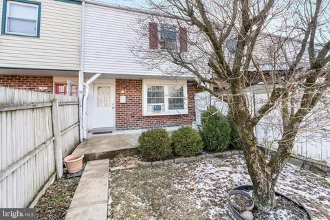 514 Lemon St, Pottstown, PA 19464