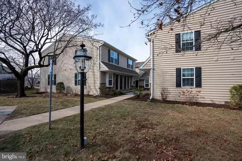 217 W Broad St #14, Telford, PA 18969