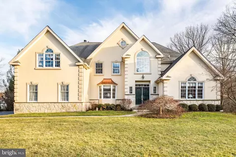 1278 Gulph Creek Dr, Wayne, PA 19087