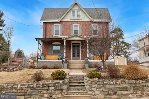 221 Jarrett Ave, Jenkintown, PA 19046