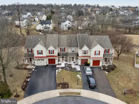 628 New Market Dr, Souderton, PA 18964