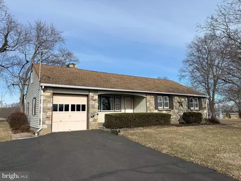 218 S Dietz Mill Rd, Telford, PA 18969