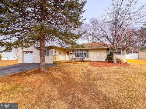 514 Sherwood Ln, Hatboro, PA 19040