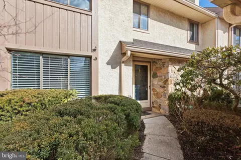 42 Highgate Ln, Blue Bell, PA 19422