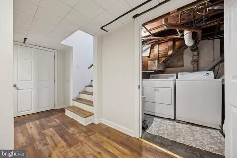 Entry Way - 417 Anthwyn Rd, Narberth, PA 19072 photo 6 of 7