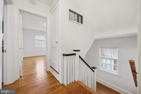 Entry Way - 417 Anthwyn Rd, Narberth, PA 19072 photo 5 of 7