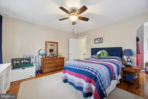 Bedroom - 417 Anthwyn Rd, Narberth, PA 19072 photo 6 of 7