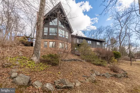 204 Silverbrook Dr, Schwenksville, PA 19473