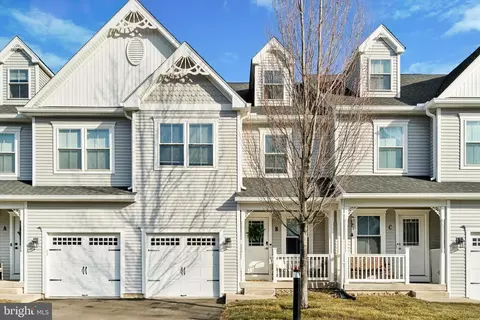 400 N York Rd #B, Hatboro, PA 19040
