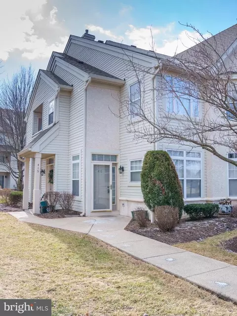 416 Dresher Woods Dr, Dresher, PA 19025