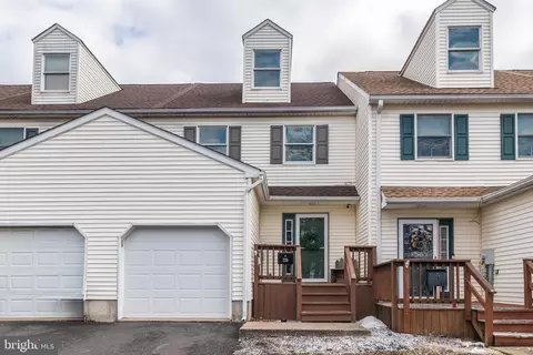 720 Cedar Ct, Red Hill, PA 18076