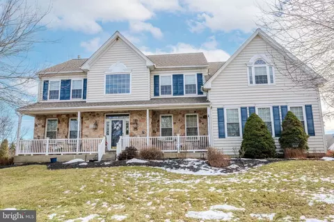 640 Birchleaf Dr, Collegeville, PA 19426