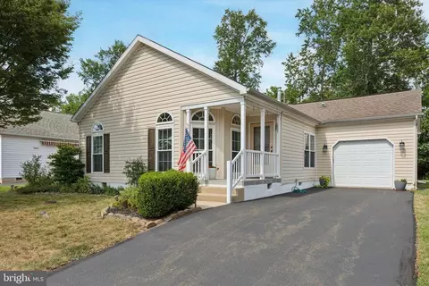 645 Blue Bell Springs Dr, Blue Bell, PA 19422