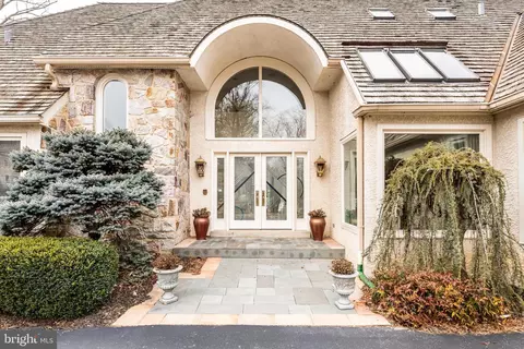 246 Maplehill Rd, Gladwyne, PA 19035