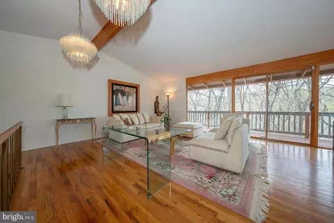 Living - 300 Highview Dr, Wayne, PA 19087 photo 4 of 4