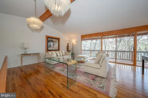 Living - 300 Highview Dr, Wayne, PA 19087 photo 3 of 4