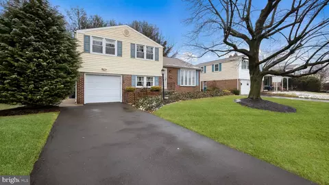 2971 Sunnycrest Rd, Willow Grove, PA 19090