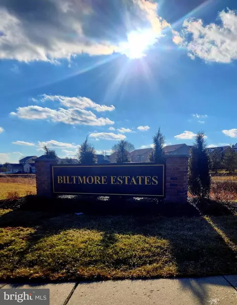 3940 Ashland Dr #242, Skippack, PA 19474