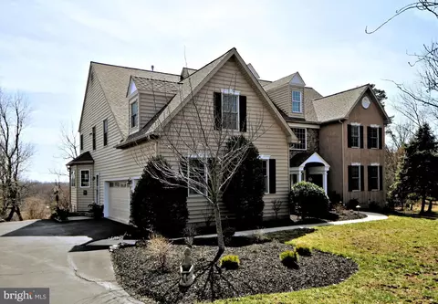 920 Red Stone Ln, Ambler, PA 19002