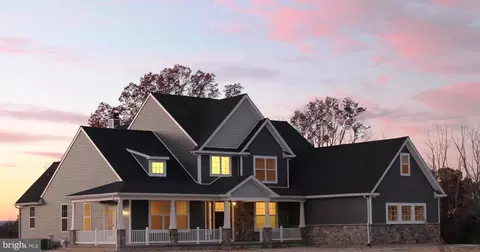 25 Berks Mont Ln, Barto, PA 19504