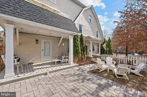 517 Merwyn Rd, Narberth, PA 19072 photo 3