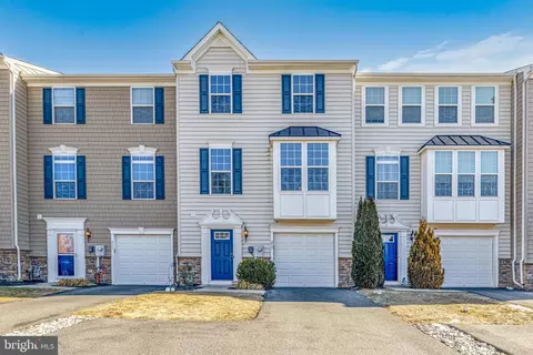 215 Tulip Ln, Gilbertsville, PA 19525