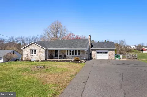 109 Big Rd, Zieglersville, PA 19492