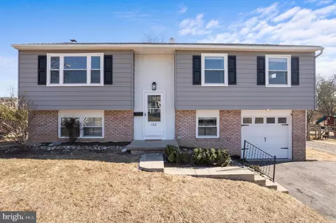 108 Meadowland Dr, Red Hill, PA 18076