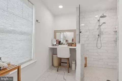 Bath - 206 Upper Gulph Rd, Radnor, PA 19087 photo 1 of 3