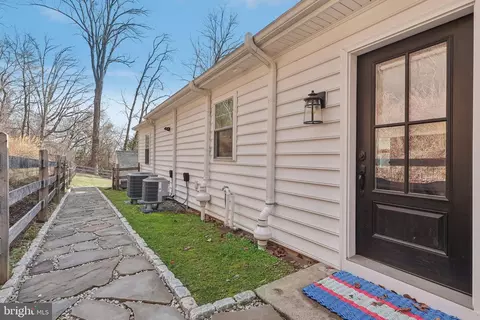 Entry Way - 206 Upper Gulph Rd, Radnor, PA 19087 photo 8 of 8