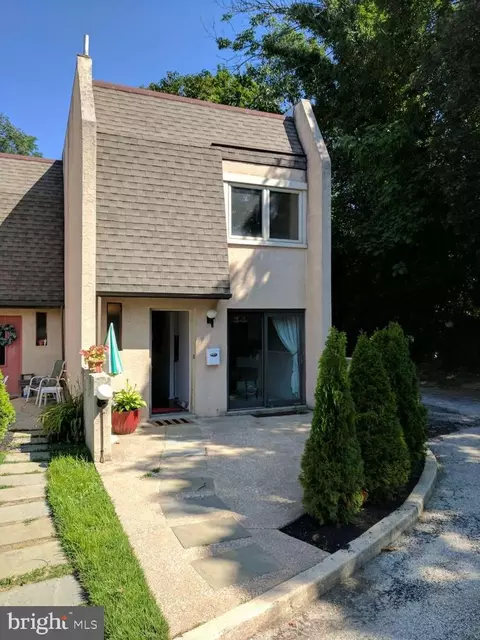 537 Barrett Ave #G, Haverford, PA 19041