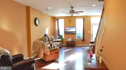 233 E Oak St, Norristown, PA 19401