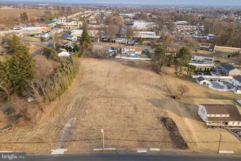 2367 Pine Rd, Huntingdon Valley, PA 19006