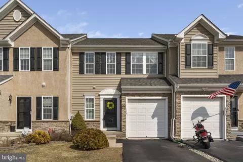 114 Fawn Dr, Gilbertsville, PA 19525