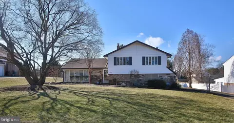 36 Chapel Hill Rd, Huntingdon Valley, PA 19006