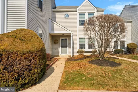 3 Maple Dr, Conshohocken, PA 19428