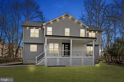 221 Horsham Rd, Hatboro, PA 19040