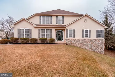 270 Crown Ct, Souderton, PA 18964