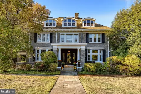 226 Fishers Rd, Bryn Mawr, PA 19010