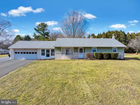 61 Congo Rd, Gilbertsville, PA 19525