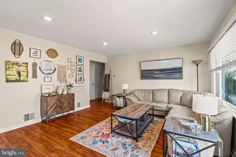 2618 Phipps Ave, Willow Grove, PA 19090