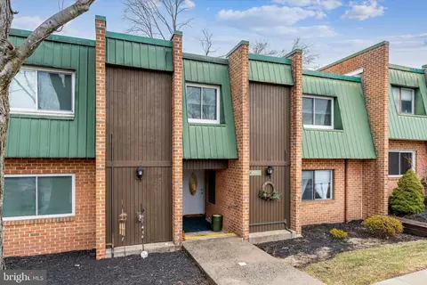 1514 Meadowview Ln #1514, Mont Clare, PA 19453