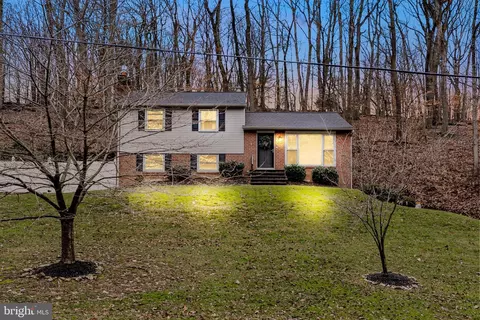 611 Brookwood Rd, Wayne, PA 19087