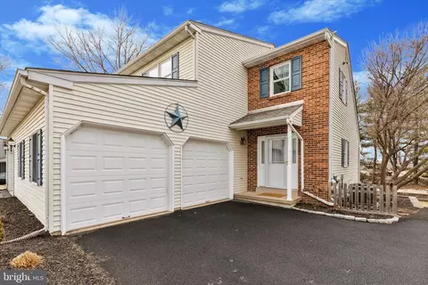 125 Stayman Dr, North Wales, PA 19454